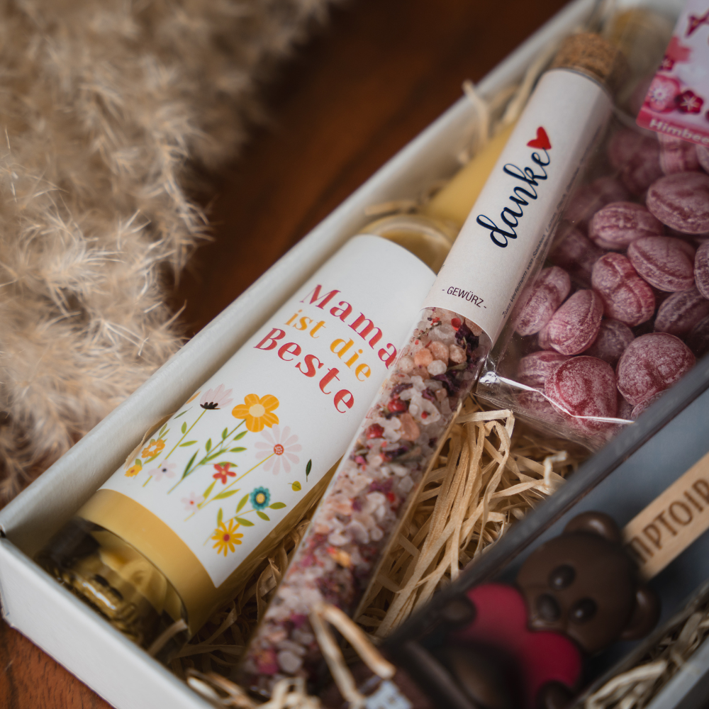 Muttertag Geschenk - Geschenkset Likör & Feinkost für Mama