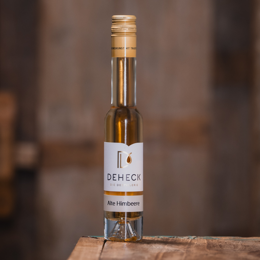 Alte Himbeere Spirituose