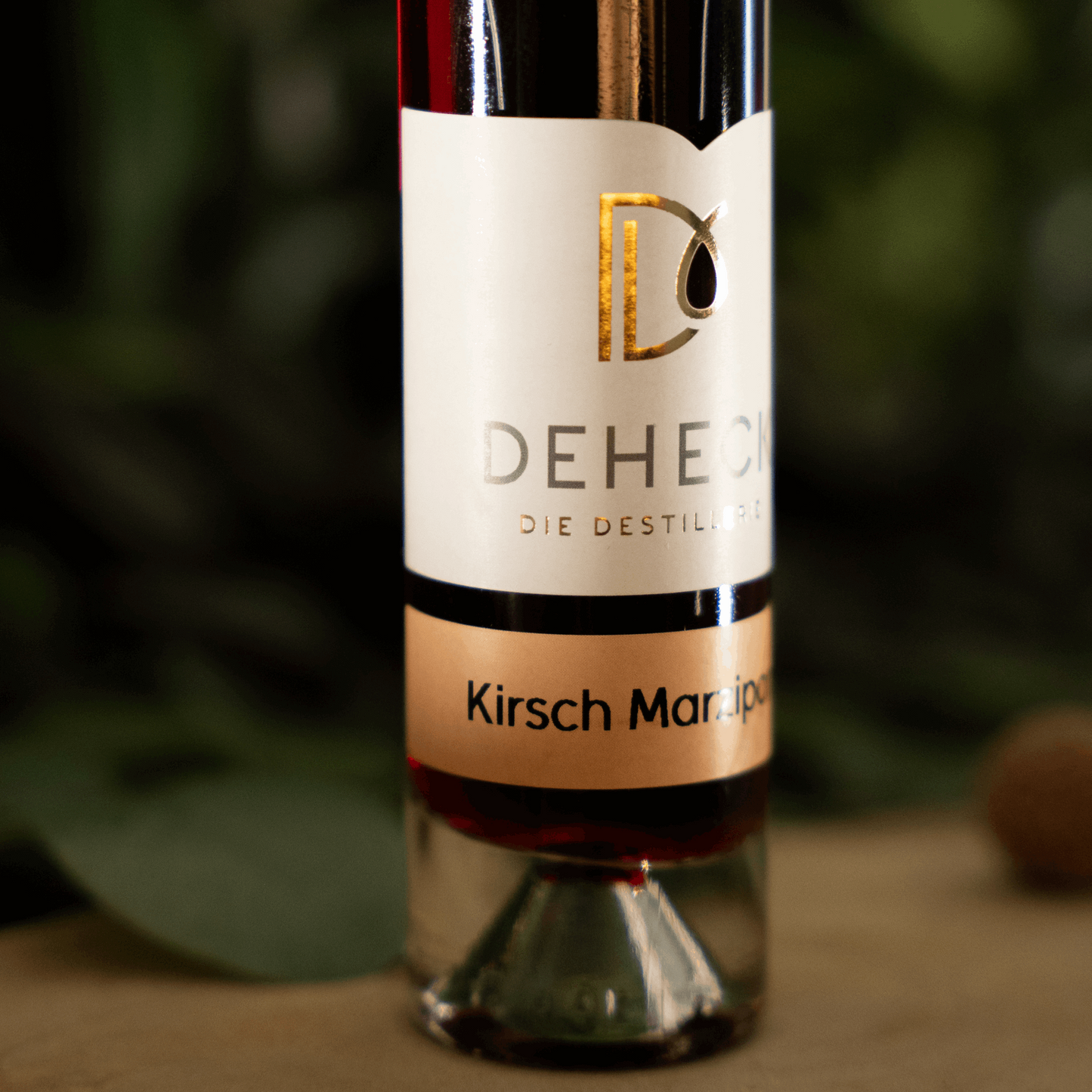 Der perfekte Weihnachtslikör: Marzipan Kirsch Likör von Deheck