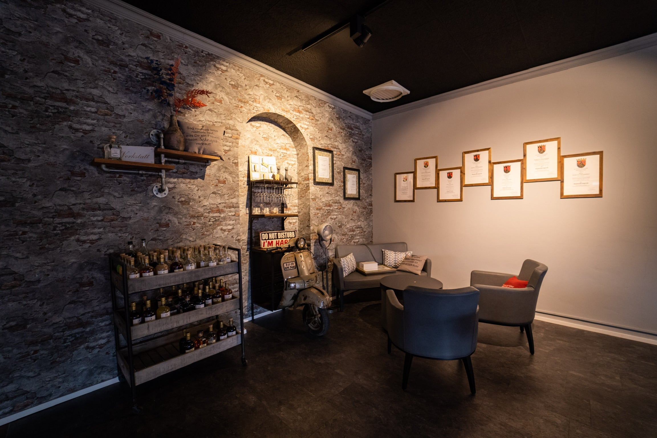 Deheck EventWerkstatt in Gau-Odernheim: Veranstaltungen wie Tastings und Seminare rund um Alkohol, Likör, Gin und Whisky