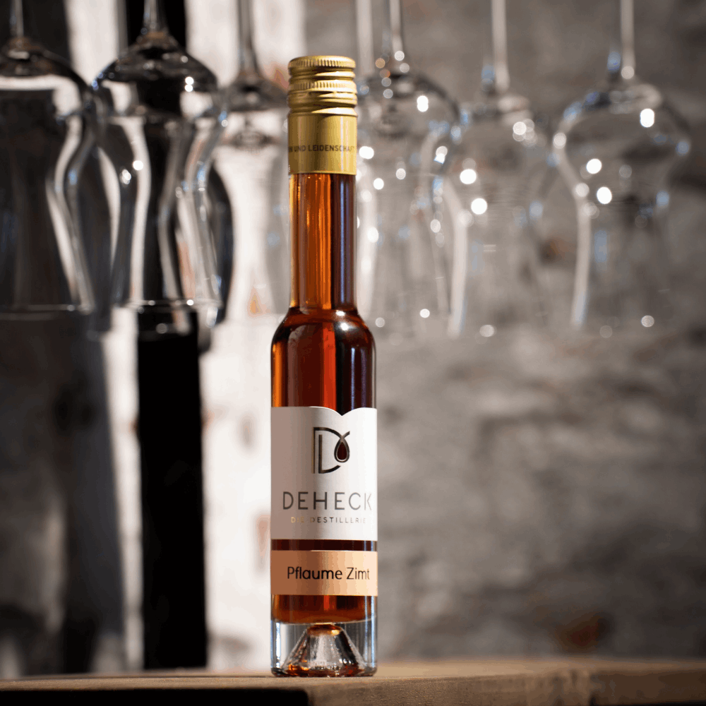Pflaumen Likör in 100 ml Flasche von der Destillerie und Likörmanufaktur Deheck