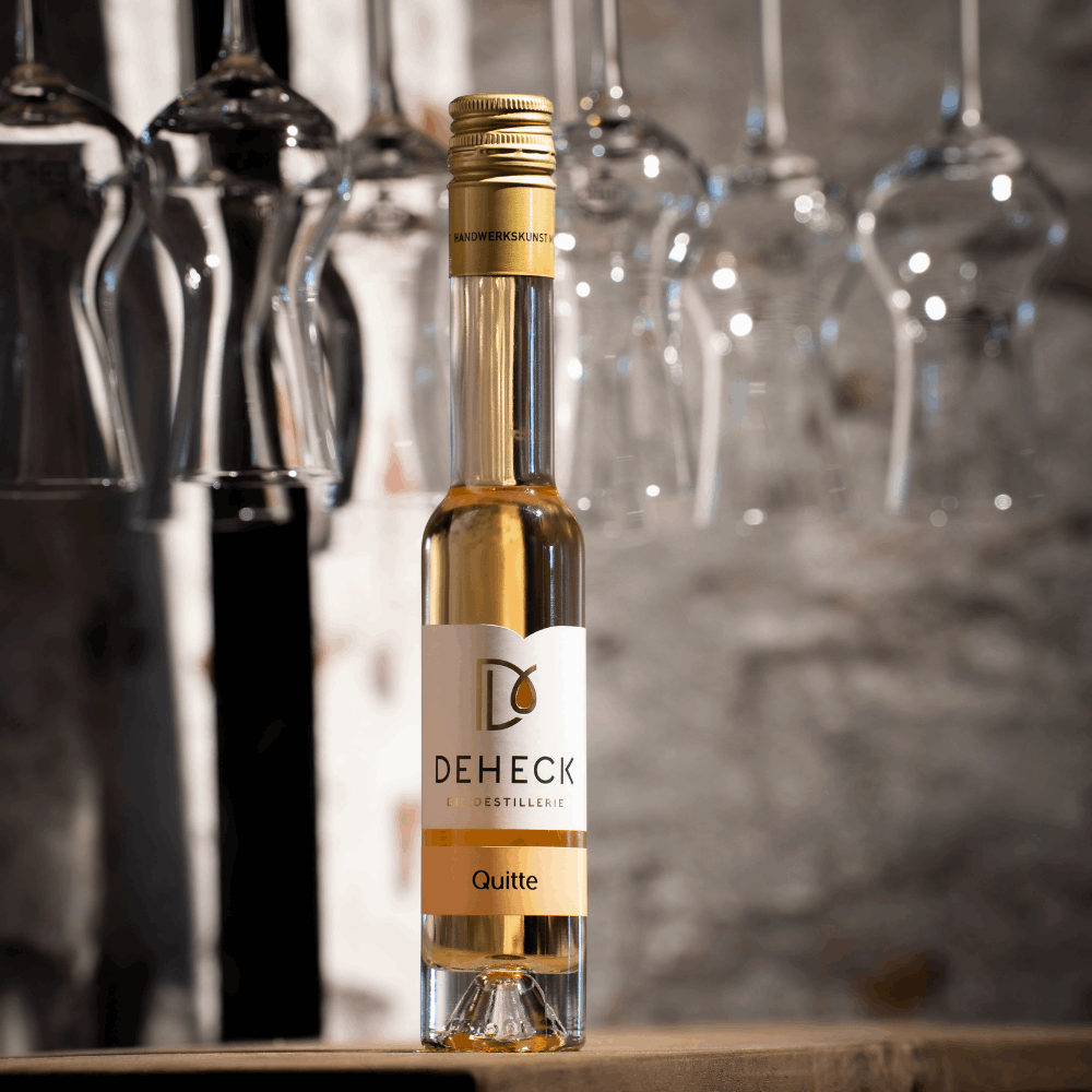Quitten Likör in 100 ml Flasche von der Destillerie und Likörmanufaktur Deheck