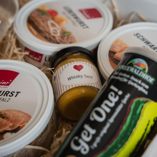 Versperzeit Geschenk - Geschenkset mit Schnaps & zünftiger Feinkost