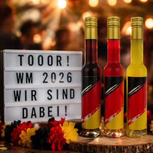 Deutschland Schnaps Trio zur Fußball WM 2026 | Likör Set Schwarz Rot Gold (Kräuter, Erdbeere, Limoncello)| 3x 0,1 L mit 20%