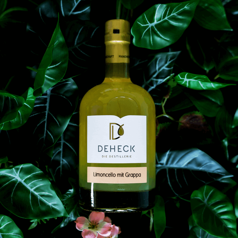 Limoncello Likör mit Grappa in der 500 ml Flasche von Deheck