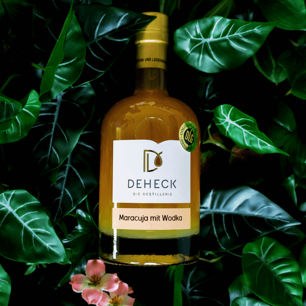Maracuja Likör mit Wodka in der 500 ml Flasche von Deheck