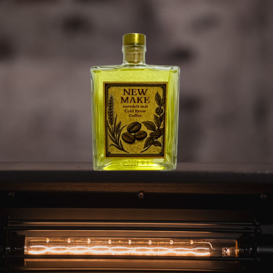 New Make Destillat mit Cold Brew verfeinert: Deheck Schnaps gelagert in Ton-Amphore im Whisky-Keller Alzey mit Kaffee und Whisky Flavour