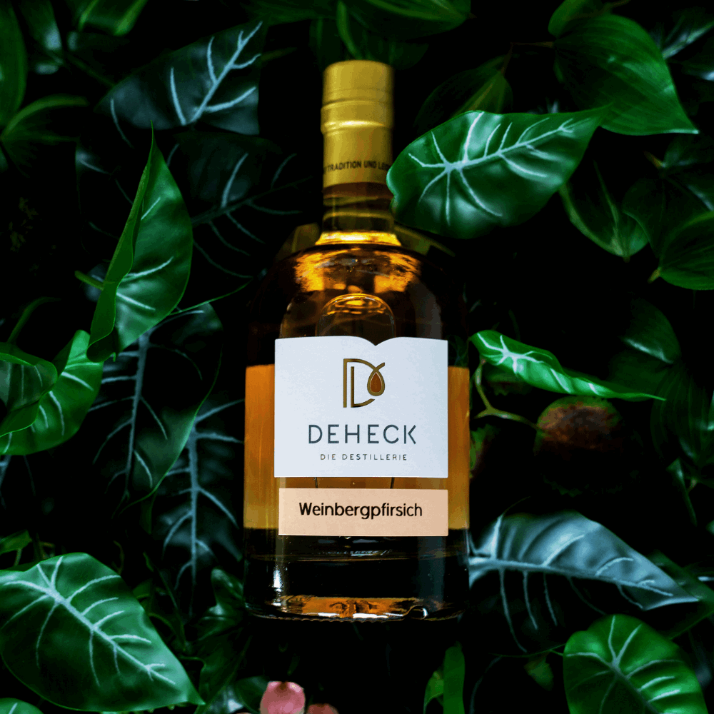 Weinbergpfirsich Likör in der 500 ml Flasche von Deheck