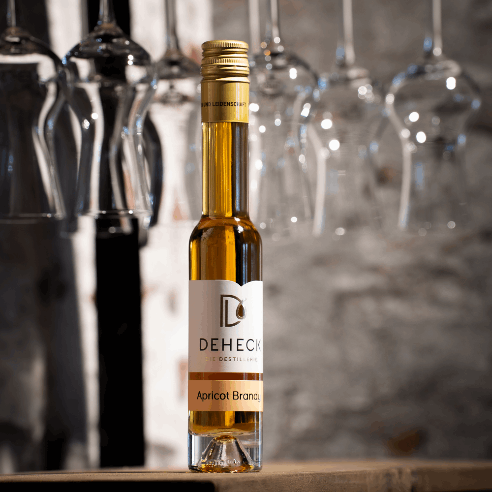 Apricot Brandy Likör in 100 ml Flasche von der Destillerie und Likörmanufaktur Deheck