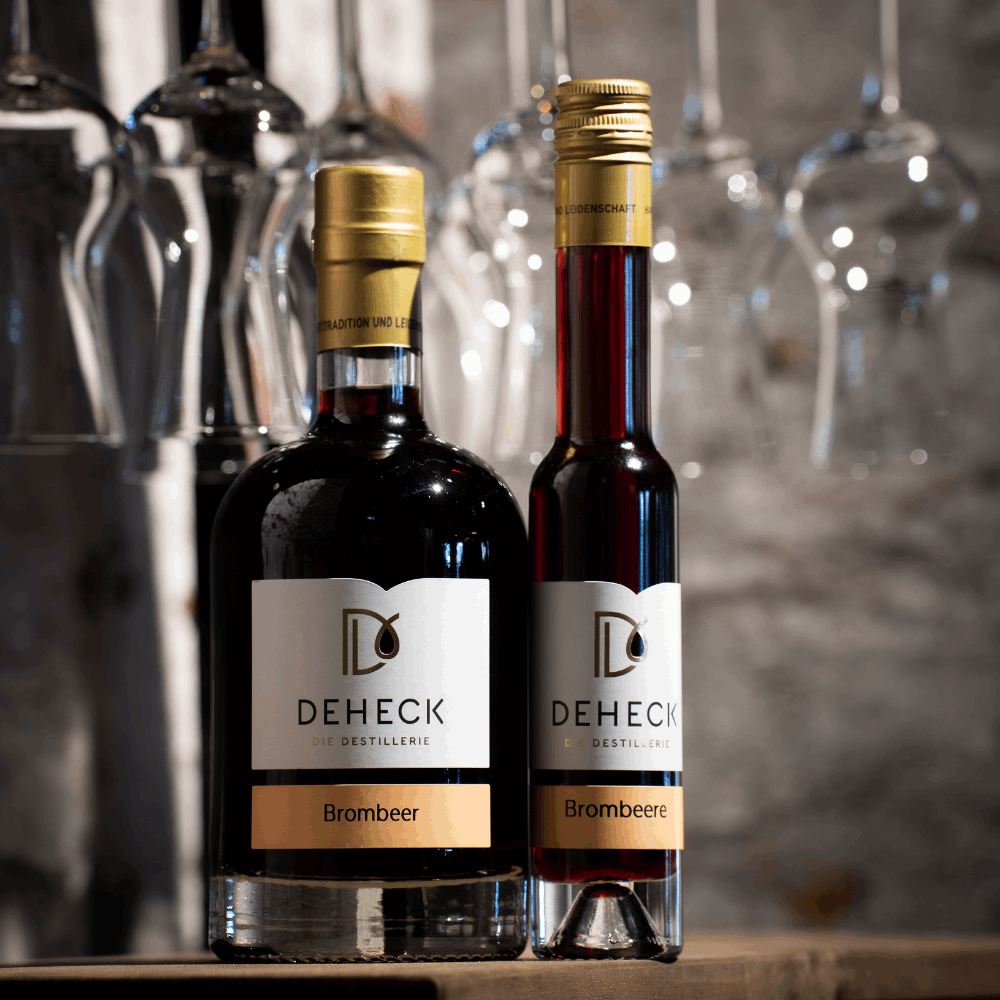 Brombeer Likör I Fruchtlikör mit Brombeere genießen ab 6,50€ I Deheck ... Brombeer Likör I Fruchtlikör mit Brombeere genießen ab 6,50€ I Deheck ...