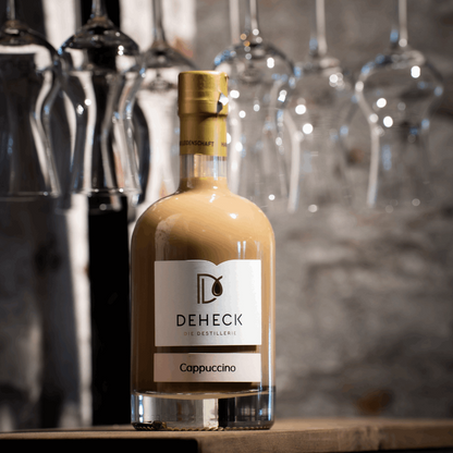 Cappuccino Likör in 500 ml Flasche von der Destillerie und Likörmanufaktur Deheck