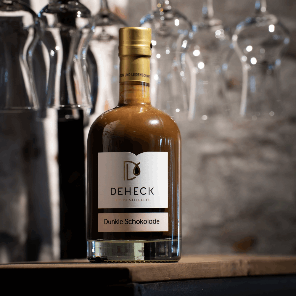 Dunkle Schokolade Sahnelikör I cremigen Schokolikör ab 6,50€ genießen –  Destillerie & Likörmanufaktur Deheck