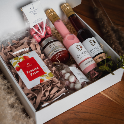 Erdbeere Schlemmerbox- Erdbeer Paket mit Likör & Feinkost