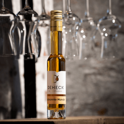 Gebrannte Mandel Likör in 100 ml Flasche von der Destillerie und Likörmanufaktur Deheck