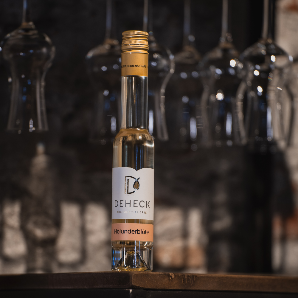 Holunder Likör - Deheck Fruchtlikör ab 6,50€ genießen – Destillerie ... Holunder Likör - Deheck Fruchtlikör ab 6,50€ genießen – Destillerie ...