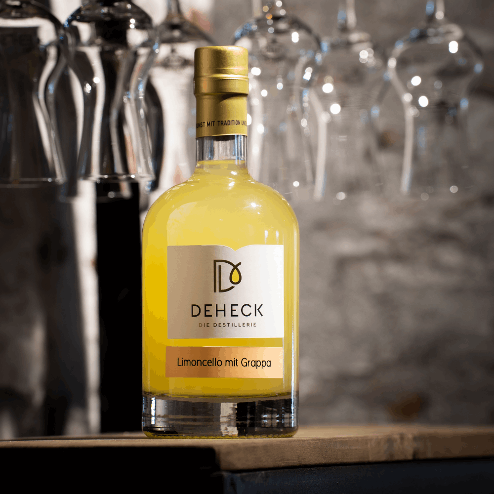 Limoncello Grappa Likör in 500 ml Flasche von der Destillerie und Likörmanufaktur Deheck