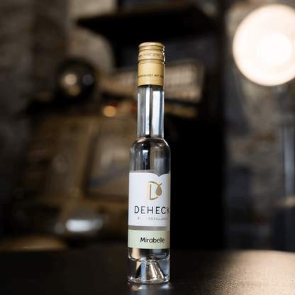 Mirabellen Spirituose in 100 ml Flasche von der Destillerie und Likörmanufaktur Deheck