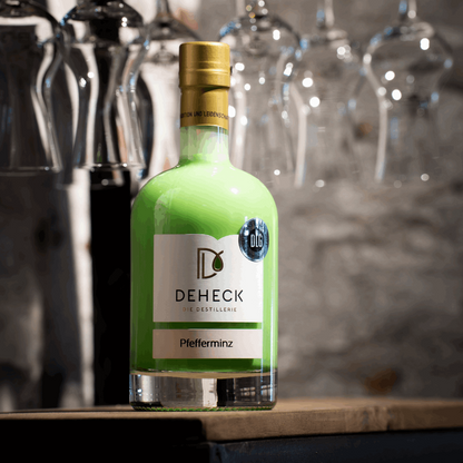 Pfefferminz Likör in 500 ml Flasche von der Destillerie und Likörmanufaktur Deheck