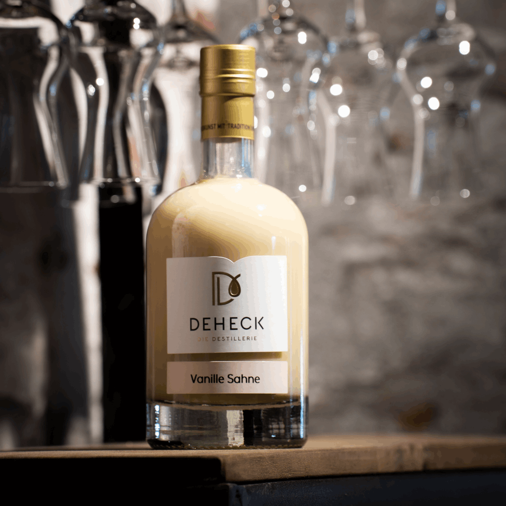 Vanille Likör in 500 ml Flasche von der Destillerie und Likörmanufaktur Deheck