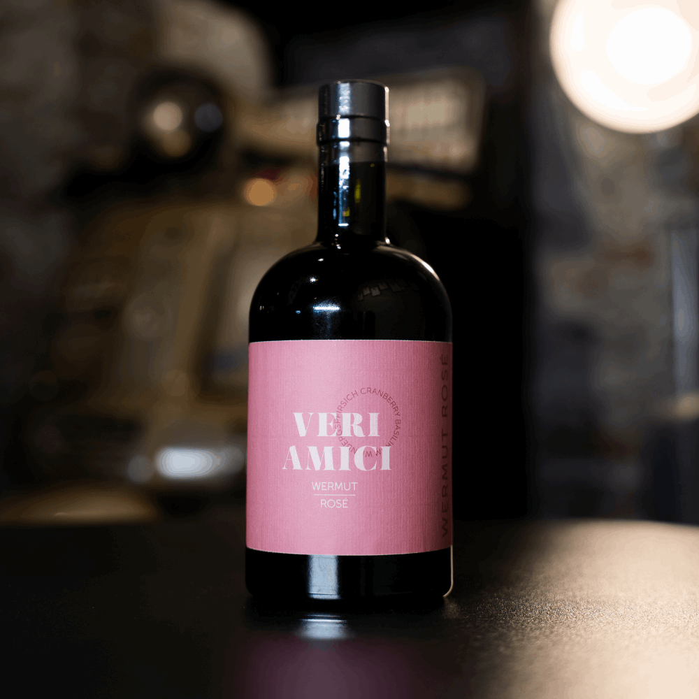 Veri Amici Wermut in 500 ml Flasche von der Destillerie und Likörmanufaktur Deheck
