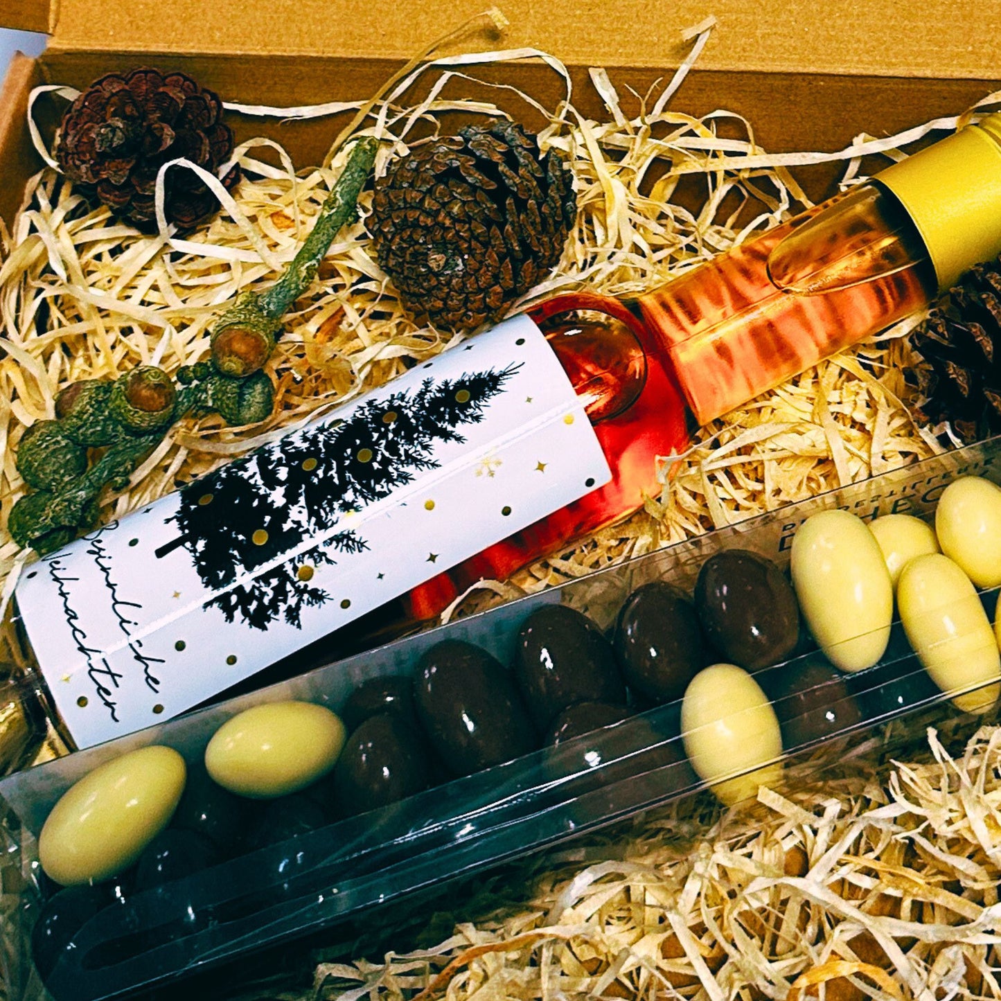kleines Weihnachtsgeschenk | Mini-Likör Tasting Set & Gau-Odernheim Feinkost Schoko-Mix
