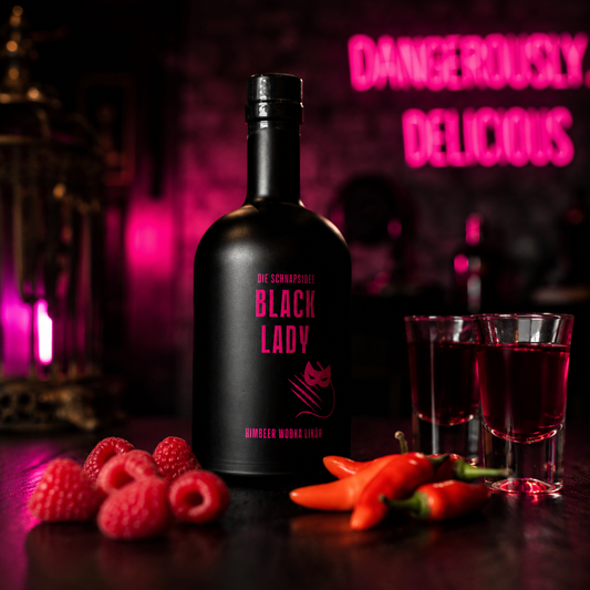 Himbeer Likör mit Habanero & Wodka - Black Lady Schnapsidee
