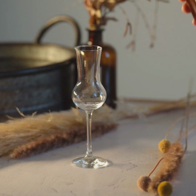 Quitten Likör von Deheck im Glas