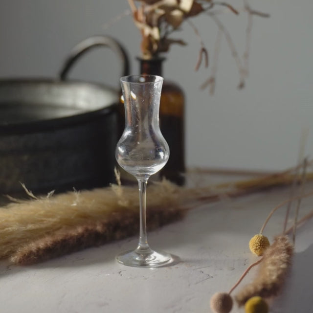 Karamell Rum Likör von Deheck im Glas